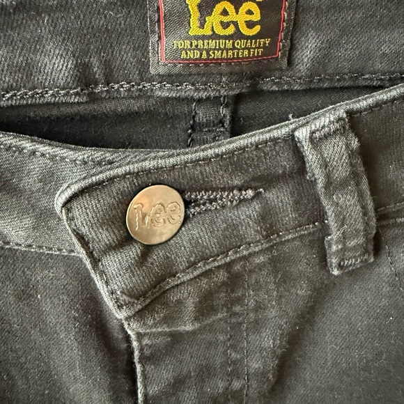 Lee Black Flare Leg Jeans Size 6 – Stylish & Versatile, Excellent Condition - Picture 3 of 5